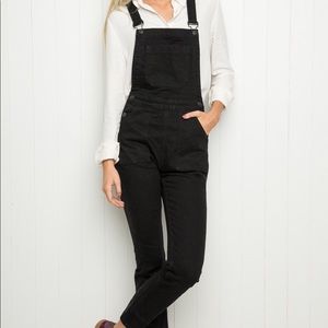 BRANDY MELVILLE BLACK OVERALLS